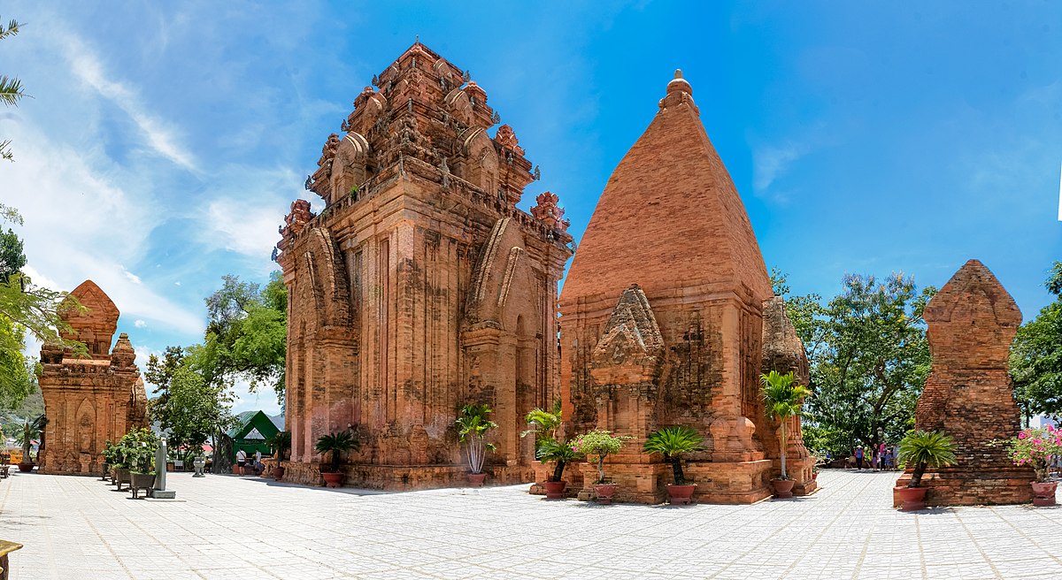 1200px Tháp Bà Ponagar Panoramio